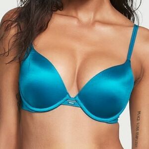 Victoria's Secret NWT Very Sexy Smoth Push Up Bra Size 36DDD.